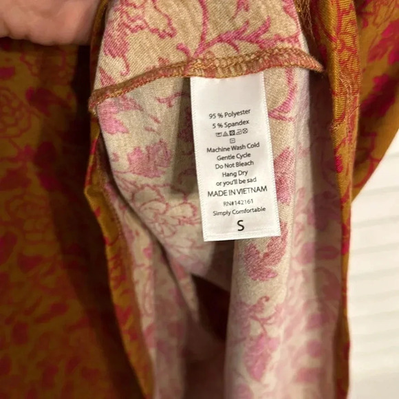 NWT Lularoe Women’s Floral Dress CARLY Size Small with Breast Pocket Short Slv - Picture 8 of 8